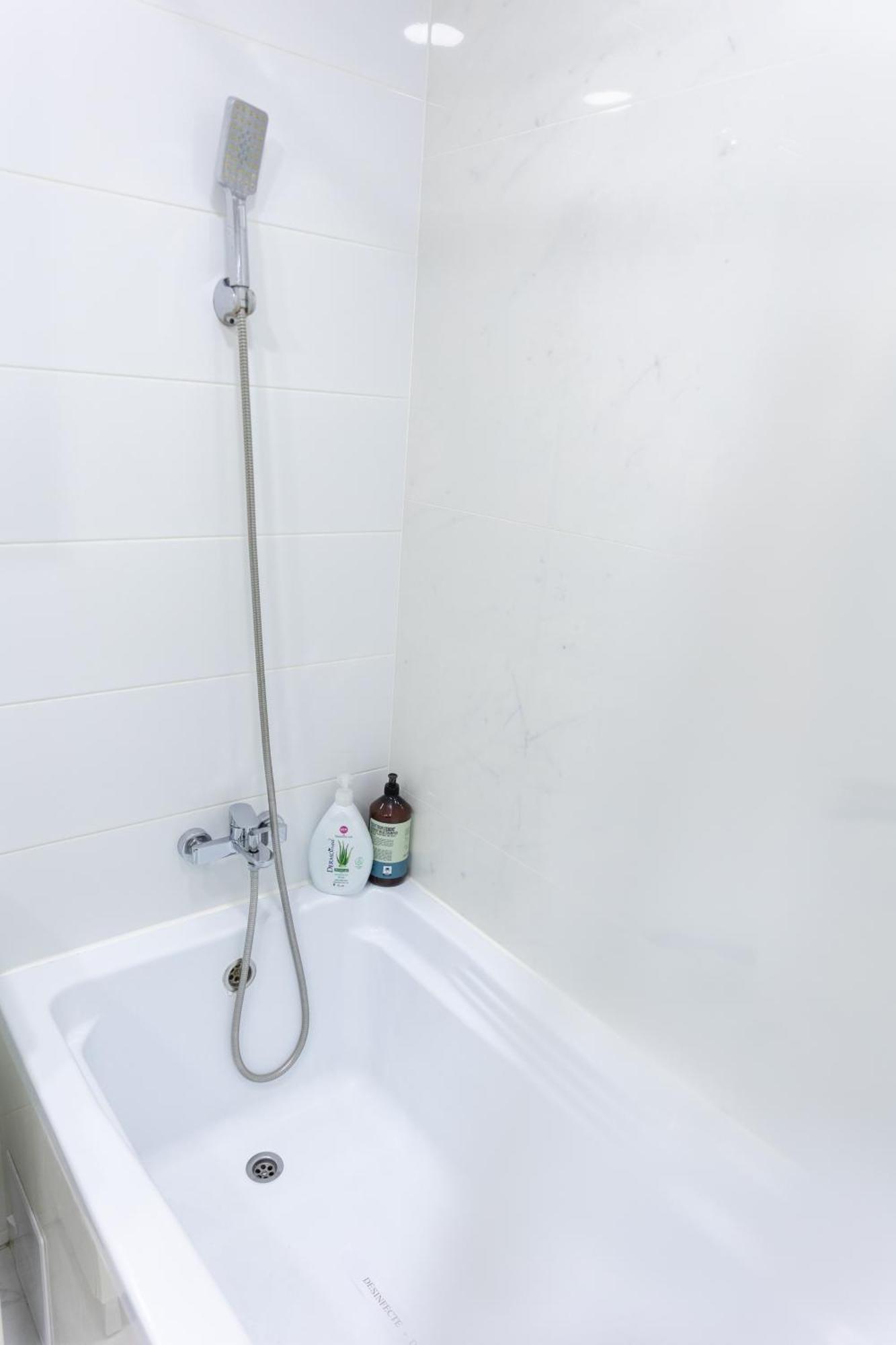 Astar Apartments - Extra Large Rădăuţi Buitenkant foto