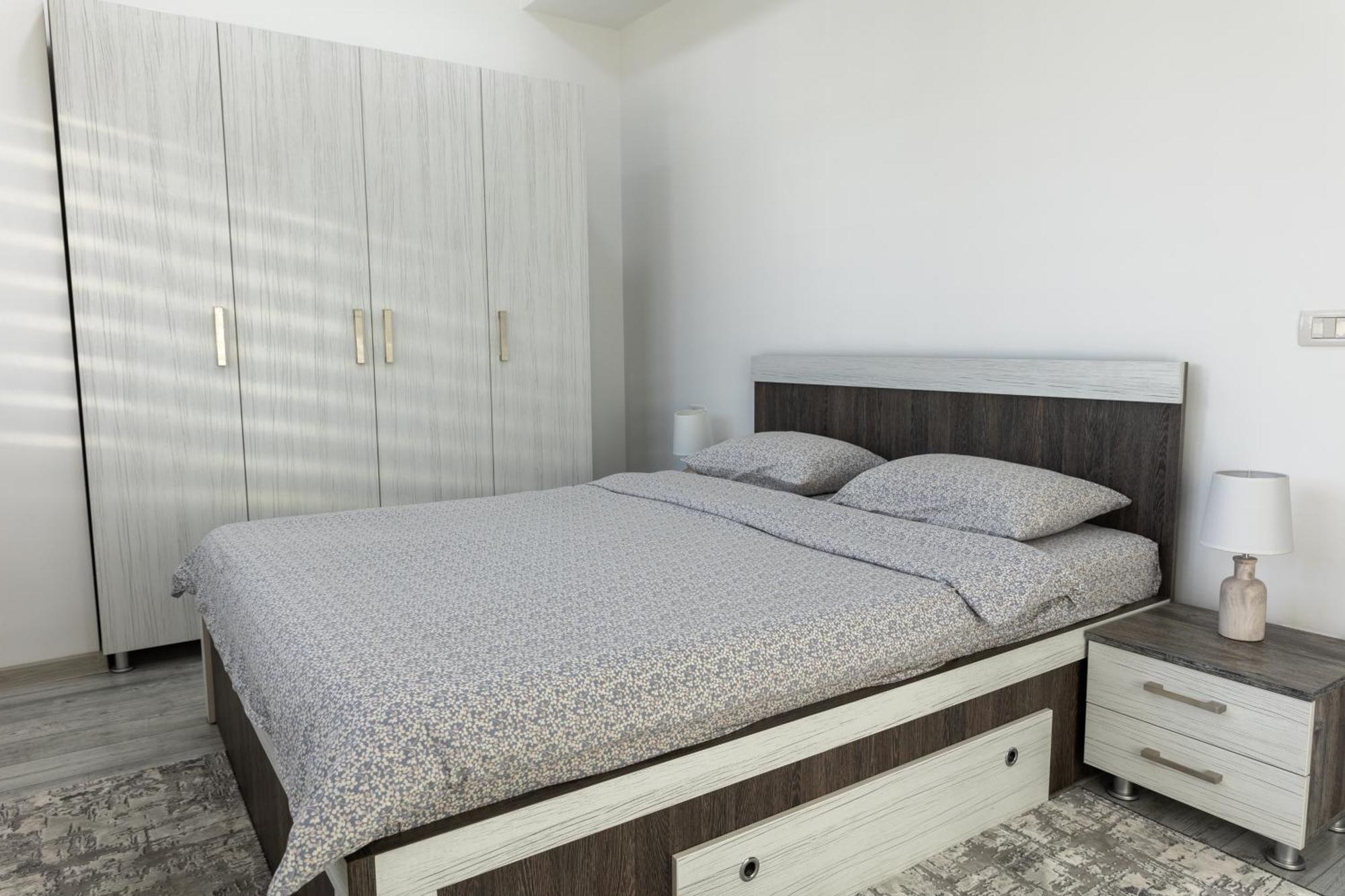 Astar Apartments - Extra Large Rădăuţi Buitenkant foto